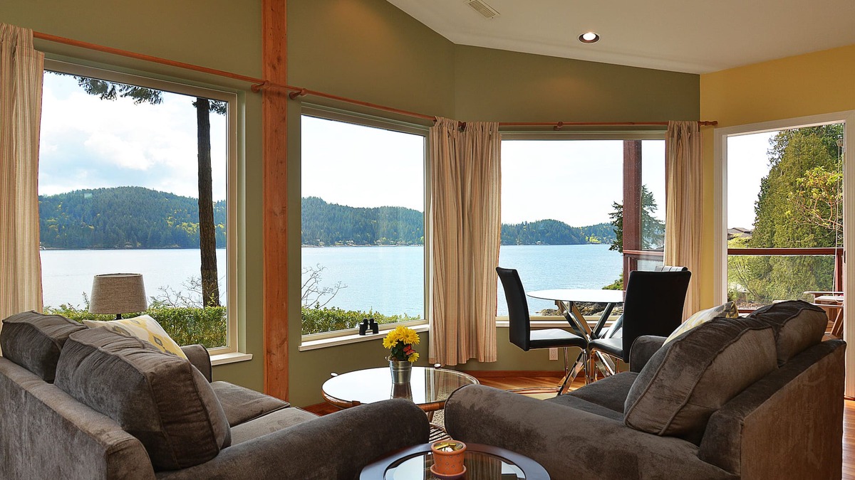 Granthams Landing House | On the Water at Soames Point