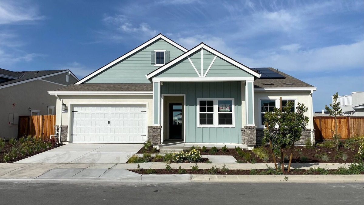 Bethel Island House | On the water! Beautiful 3 bedroom Bethel Island house- single story