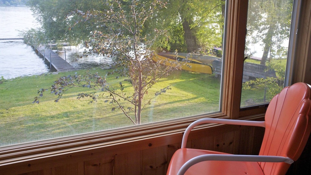 Lake Ripley Cabin | On the water! Rain guarantee. Boats. Air C. Pontoon boat, SUP's, Kayaks, canoe.