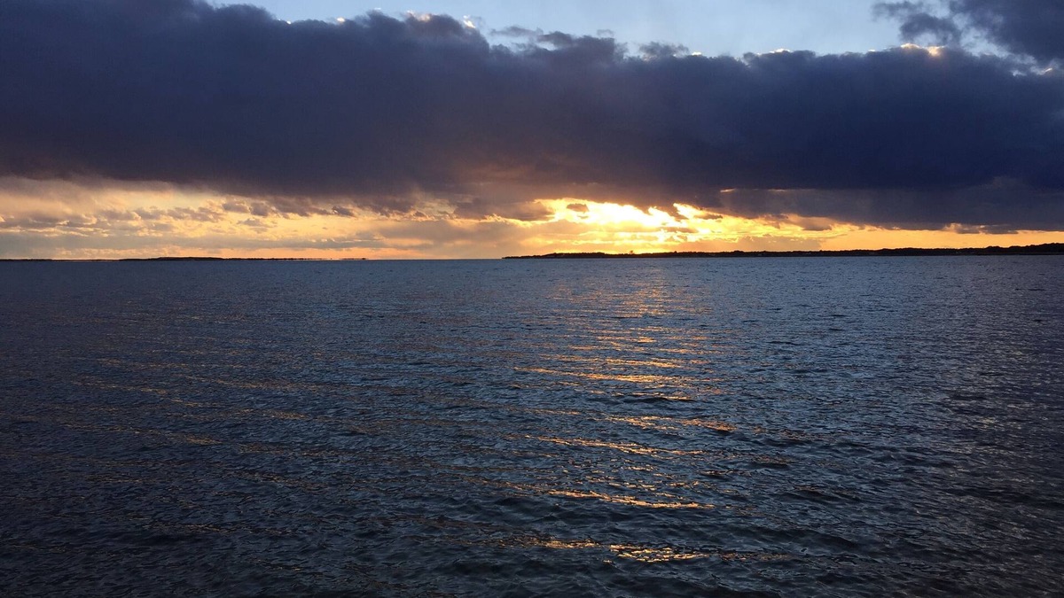 Remsenburg Cottage | On The Water In Remsenburg / West Hampton (US Open Ideal location)