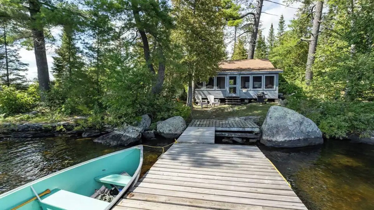 Magnetawan Cottage | On the waters edge of Lake Cecebe Tranquility above Muskoka at Rockwynn Cottages