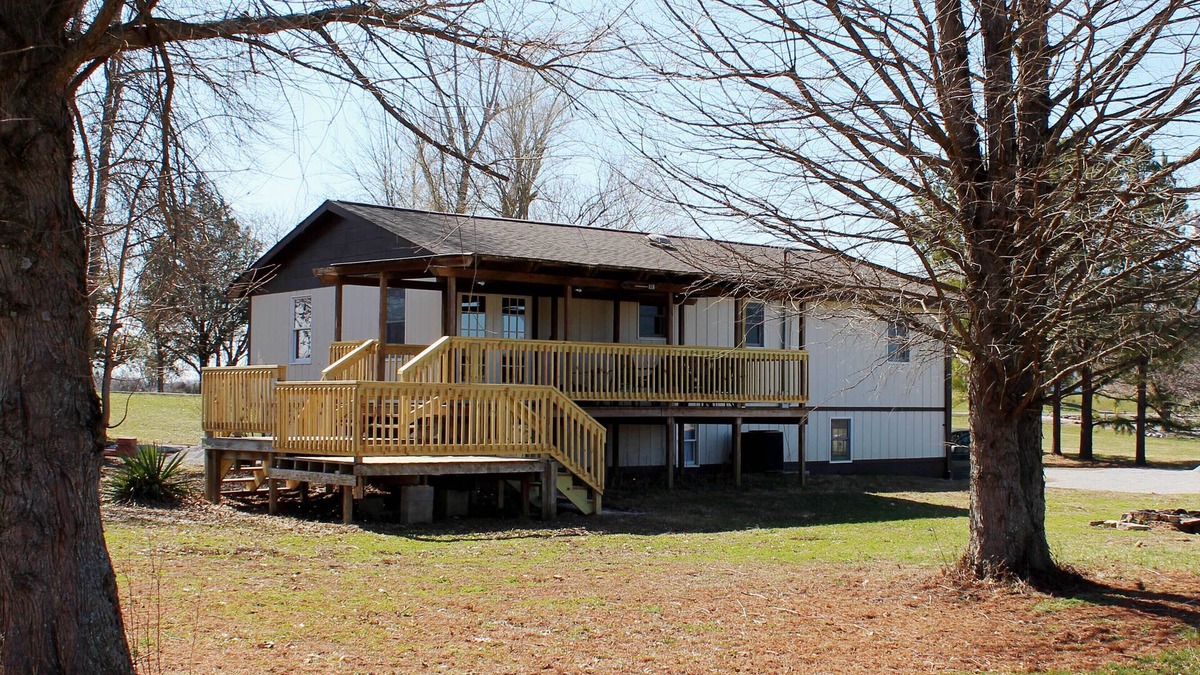 Makanda House | * On the Wine Trail * Near Giant City & Shawnee Forest! * Wi-Fi *