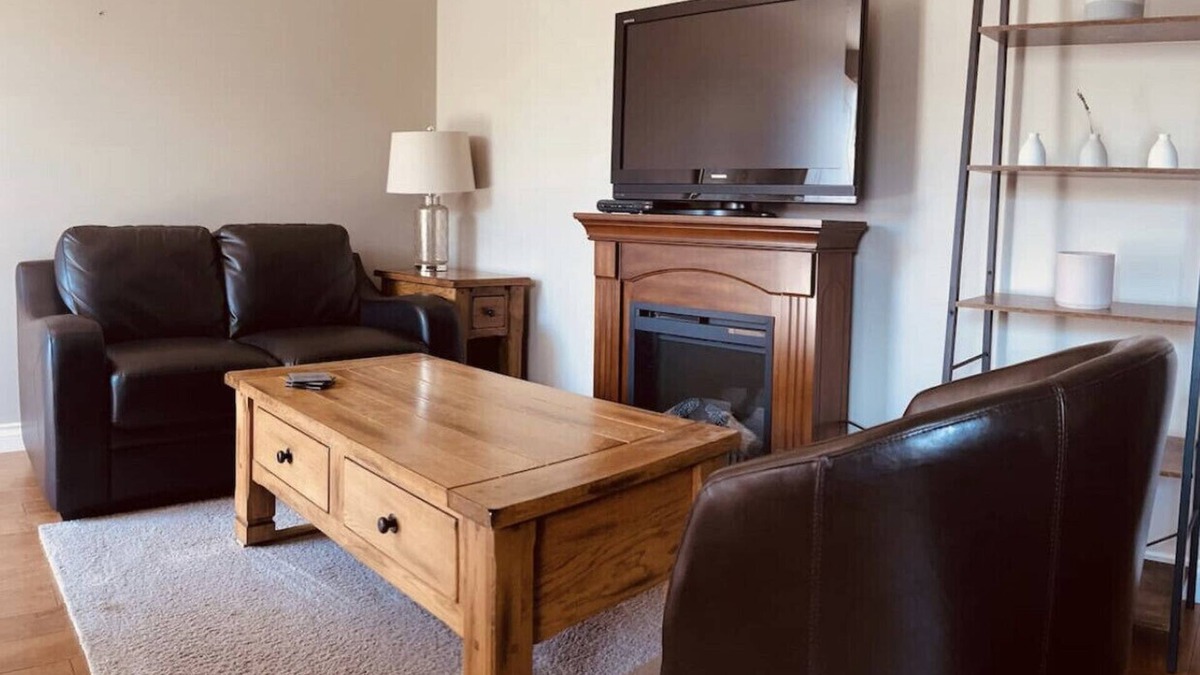 Comox House | On TheRock BnB ~ Modern Suite
