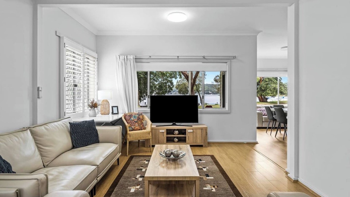 Woy Woy Cottage | Ondina Cottage Serene Waterfront Haven with Jetty
