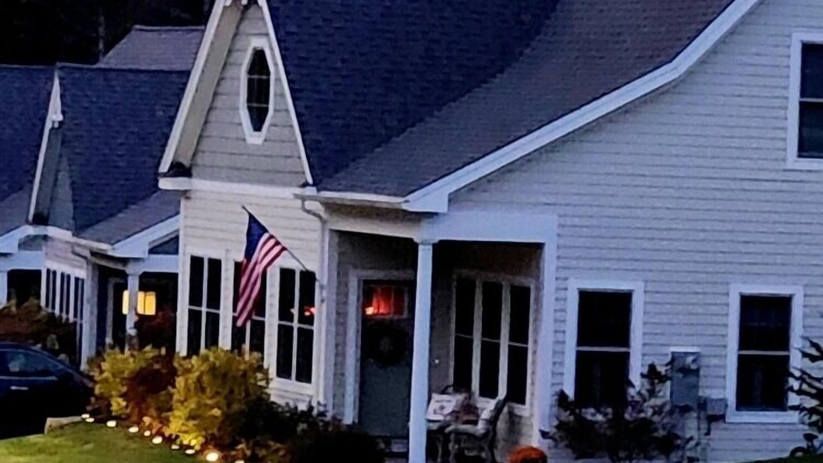 Kennebunkport Cottage | One August week left! Book today!