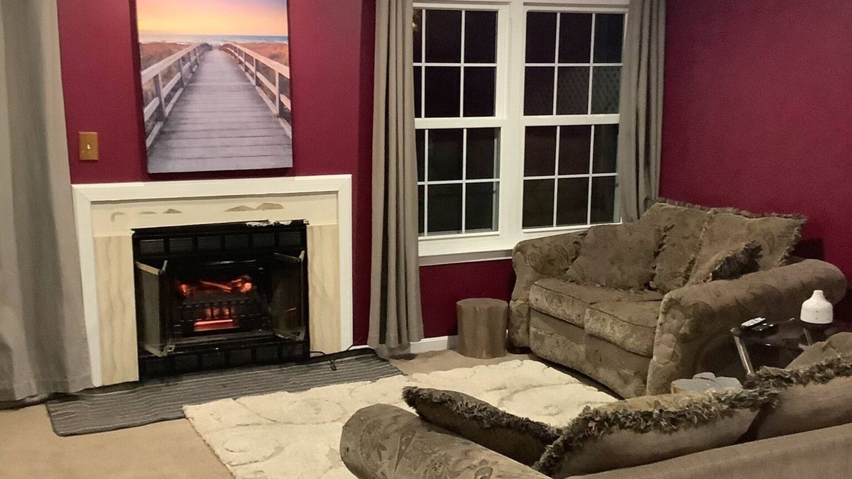 Colesville House | One bed one bath with private entrance located close walking shopping center
