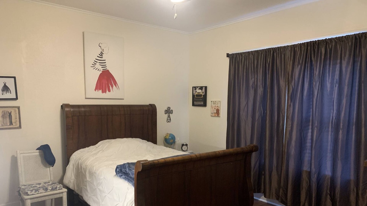 Batesville House | One Bedroom and One Shared Bathroom in Historic Downtown Batesville.