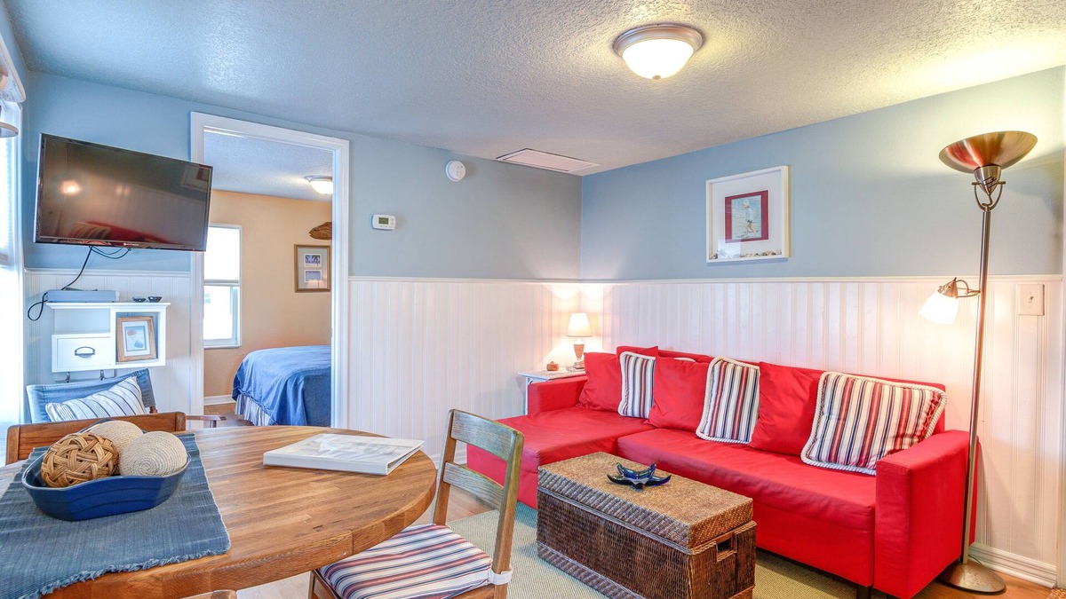 Boardwalk Apartment | One Bedroom Apt only steps from the ocean. Best Location!