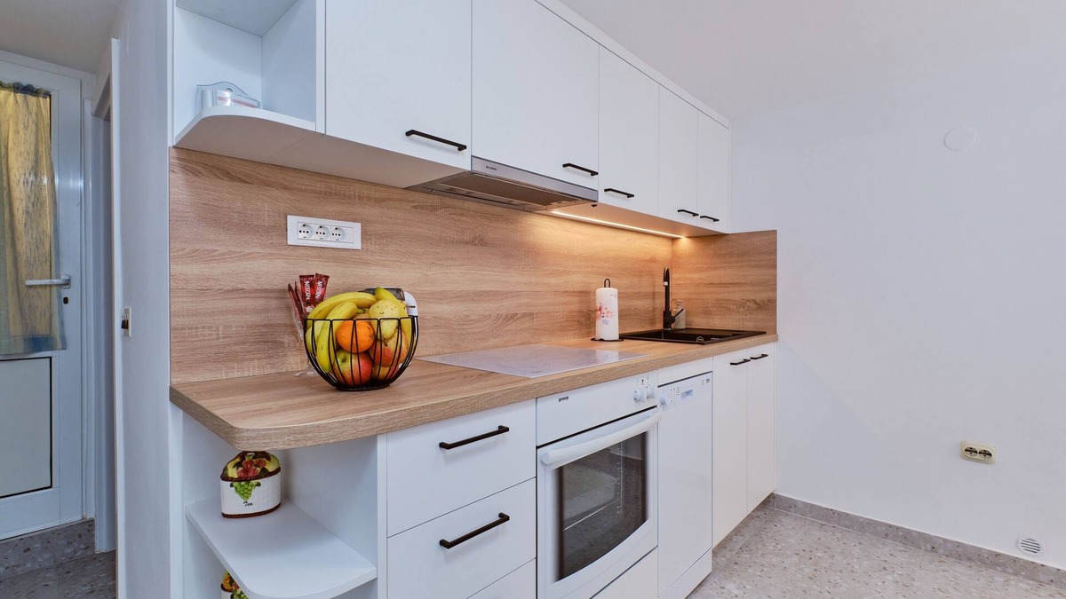 Martinscica Apartment | One bedroom apartment near beach Martinšćica, Cres (A-22582-b)