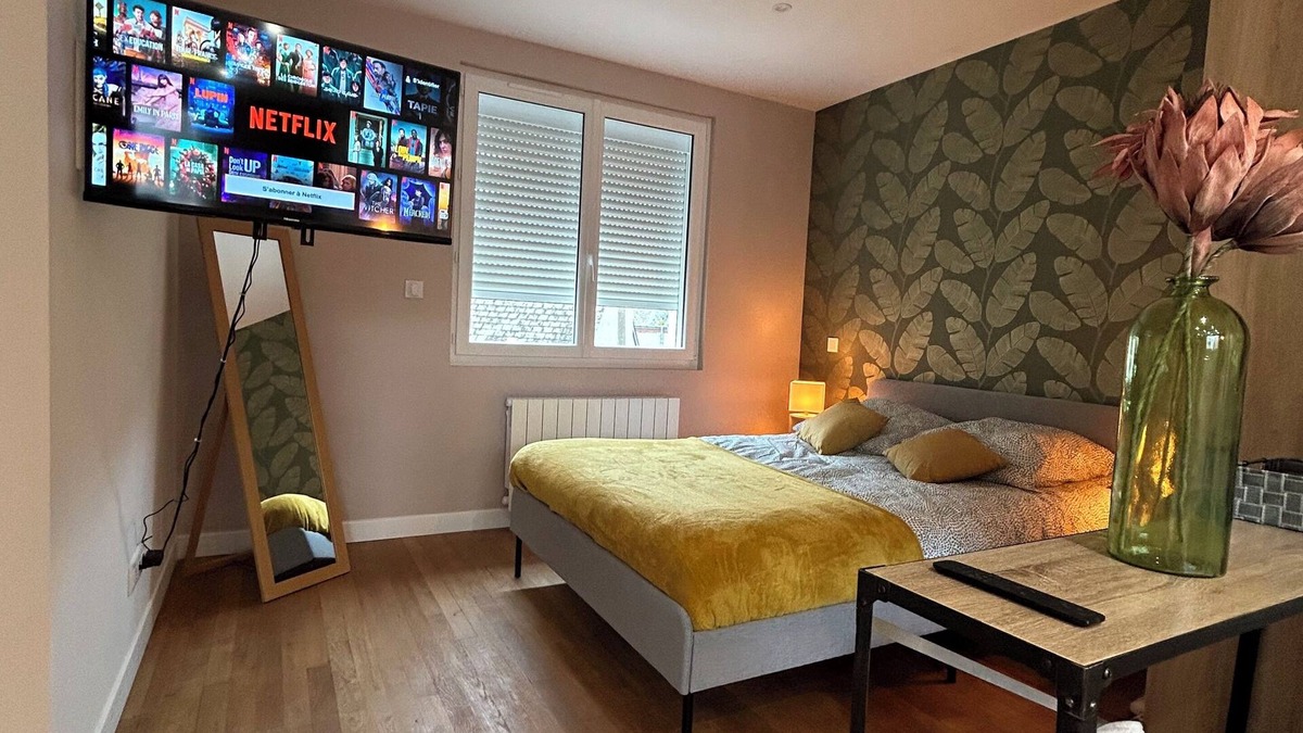 Issoudun Apartment | One-bedroom apartment for 4 people