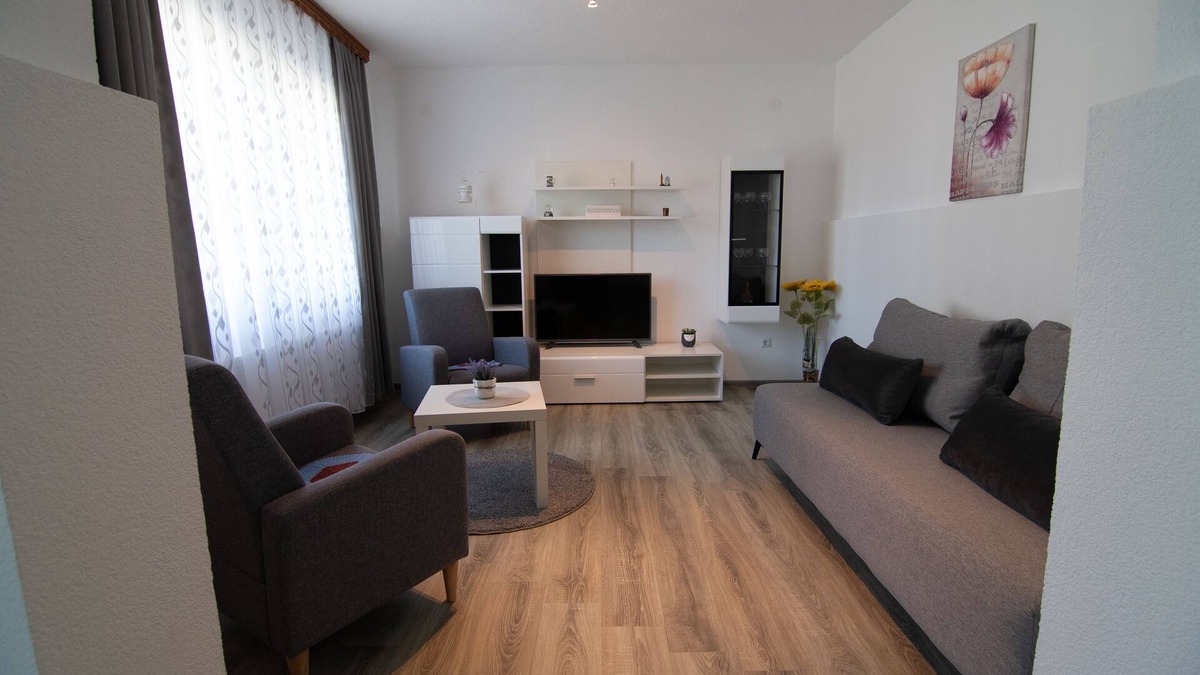 Lipovaca Dreznicka Apartment | One bedroom apartment with terrace Lipovača, Plitvice (A-17657-a)