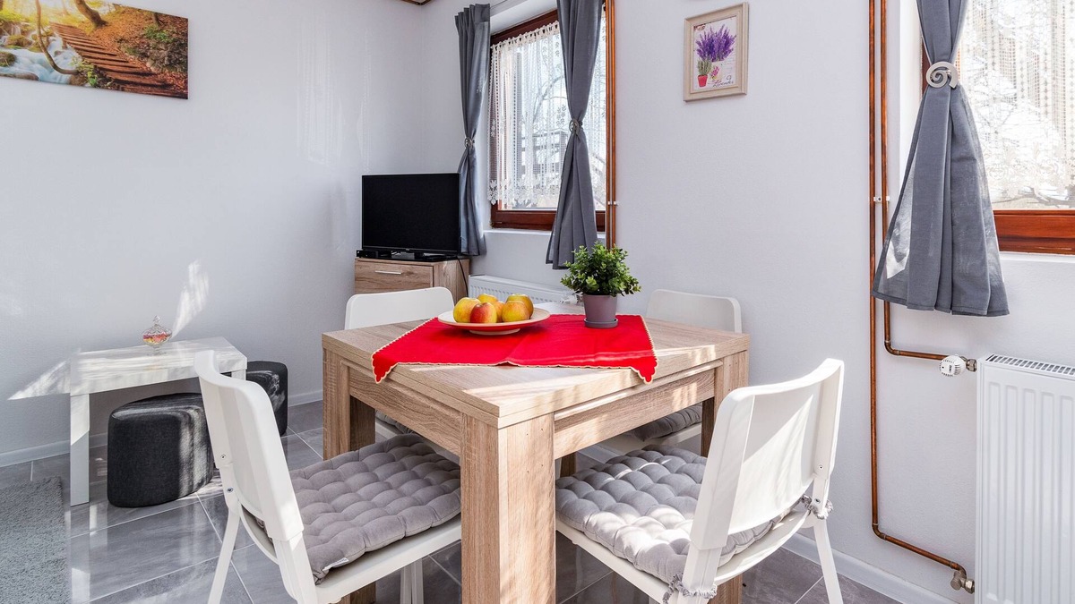 Rakovica Apartment | One bedroom apartment with air-conditioning Grabovac, Plitvice (A-20709-a)