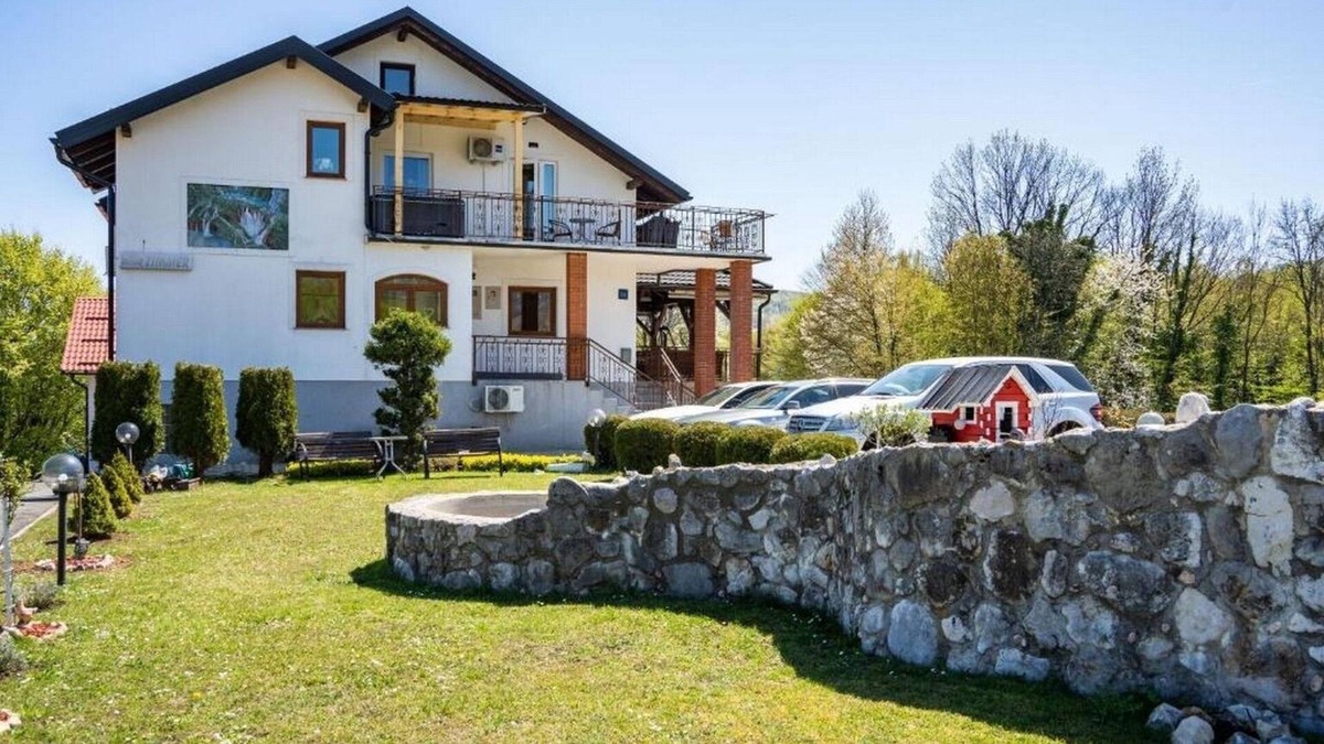 Seliste Dreznicko Apartment | One bedroom apartment with balcony Seliste Dreznicko, Plitvice (A-21127-b)
