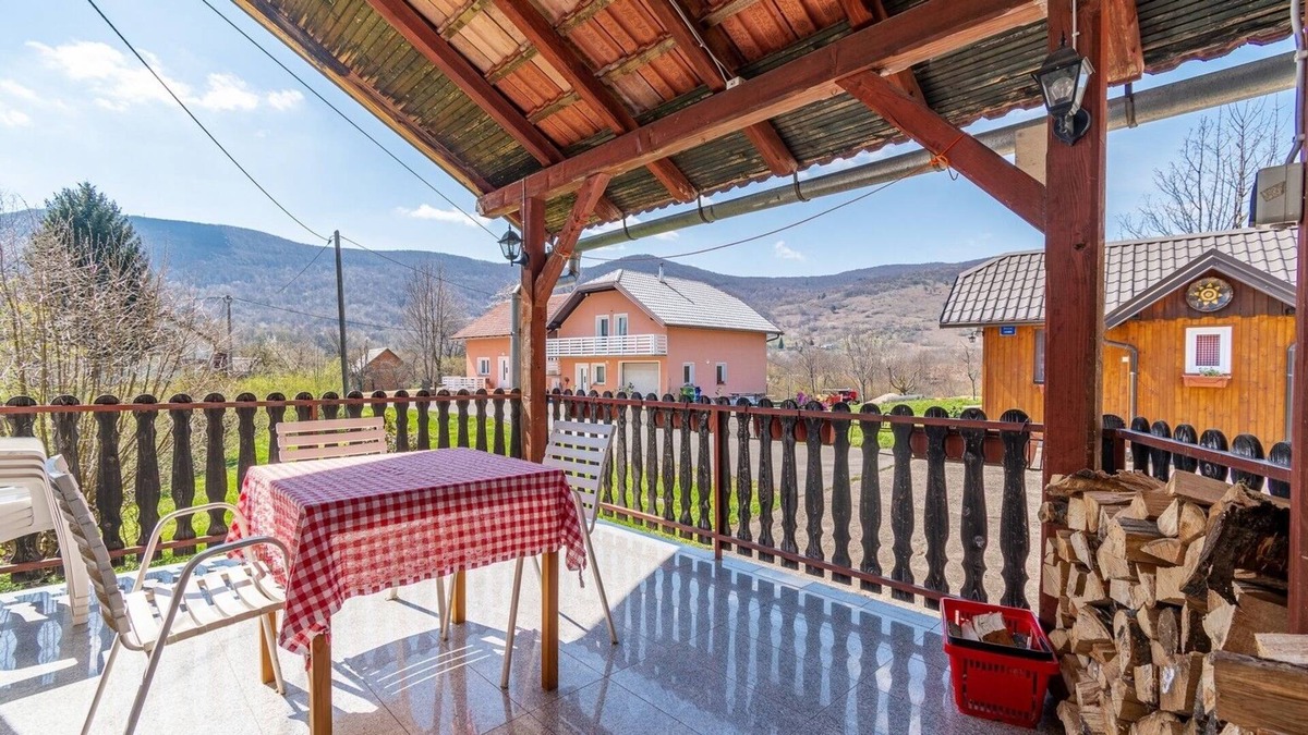 Seliste Dreznicko Apartment | One bedroom apartment with terrace Seliste Dreznicko, Plitvice (A-20907-b)