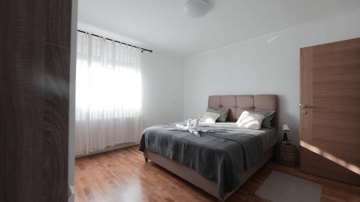 Vrbovec Apartment | One bedroom apartment with air-conditioning Vrbovec, Prigorje (A-22922-b)
