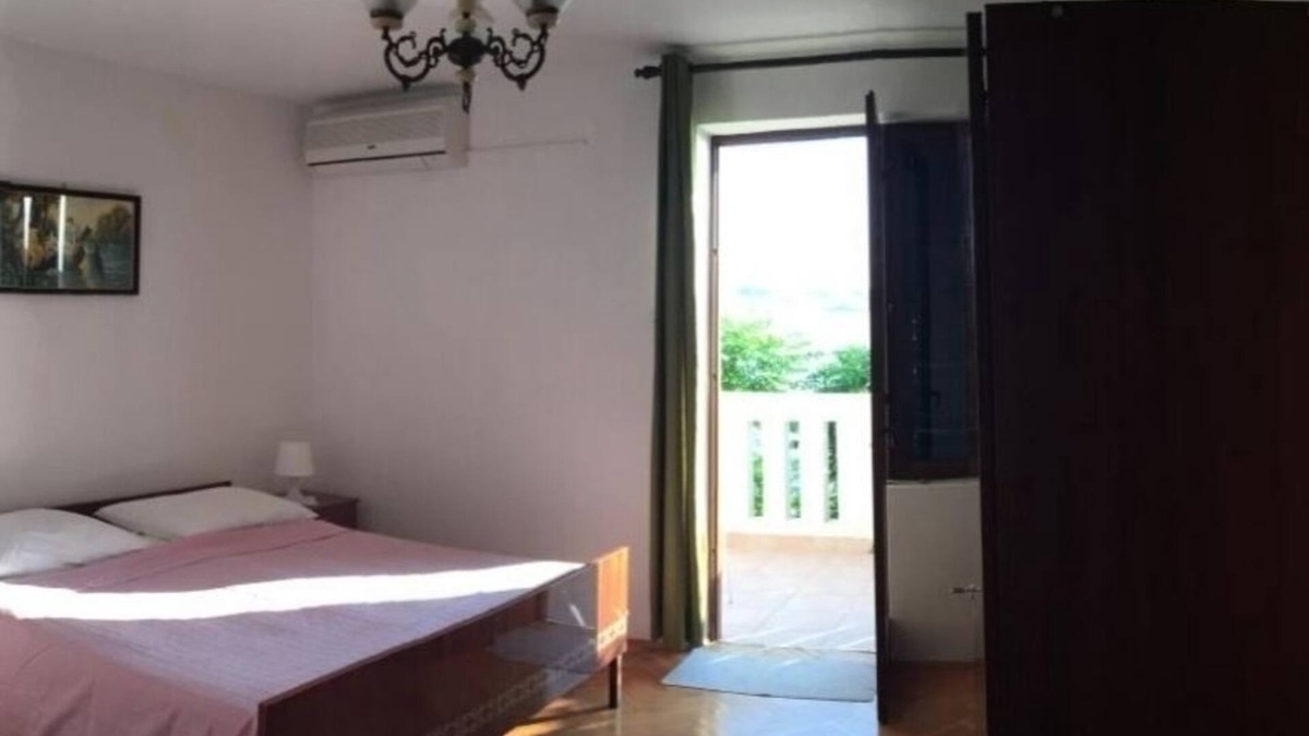 Kustici Apartment | One bedroom apartment near beach Kustići, Pag (A-18248-c)