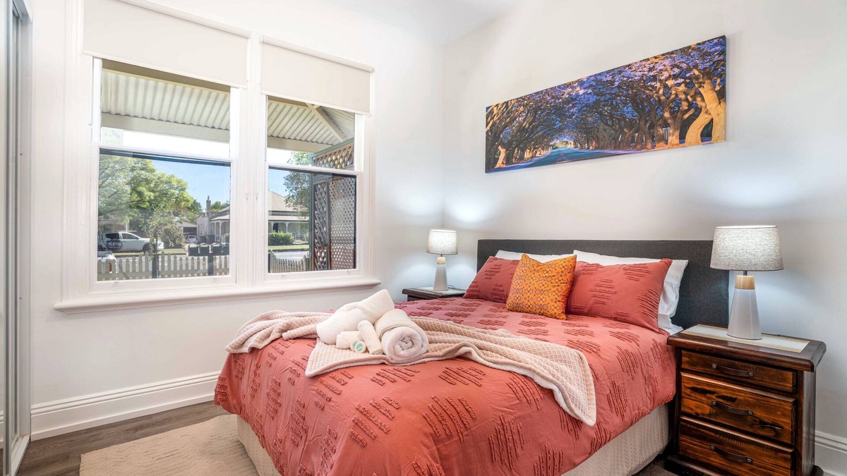 Orange Apartment | One-Bedroom Apartment on Summer | No.2 Near CBD
