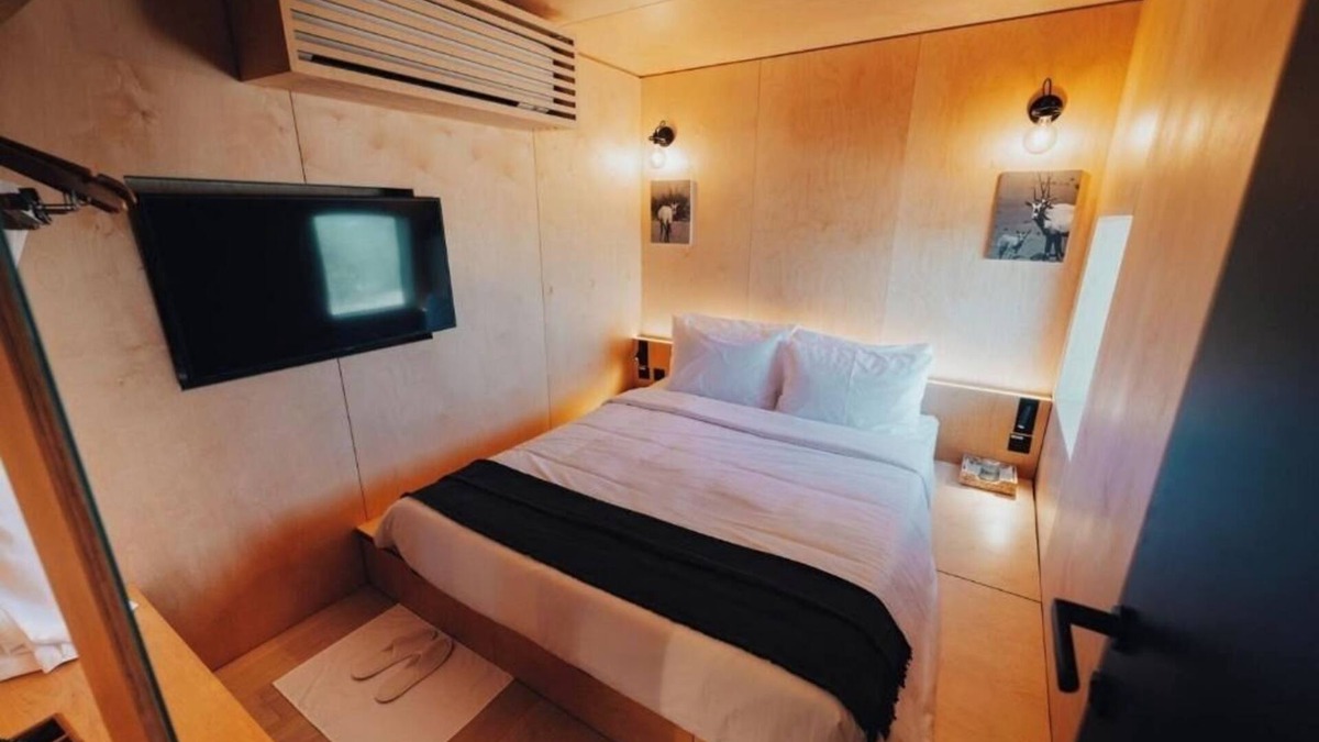 Al Mirfa Cabin | One Bedroom Cabin Near Al Mugheirah Bay Abu Dhabi