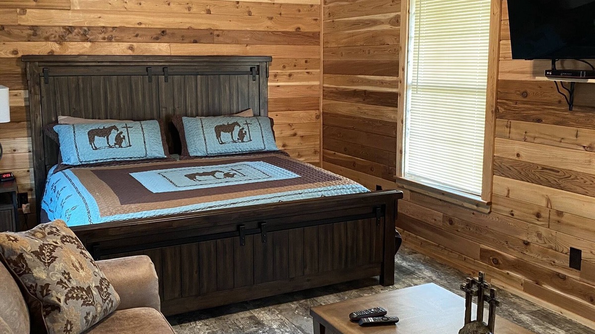 Hamilton Cabin | One Bedroom Cabin w/Sleeper Sofa Cabin 8
