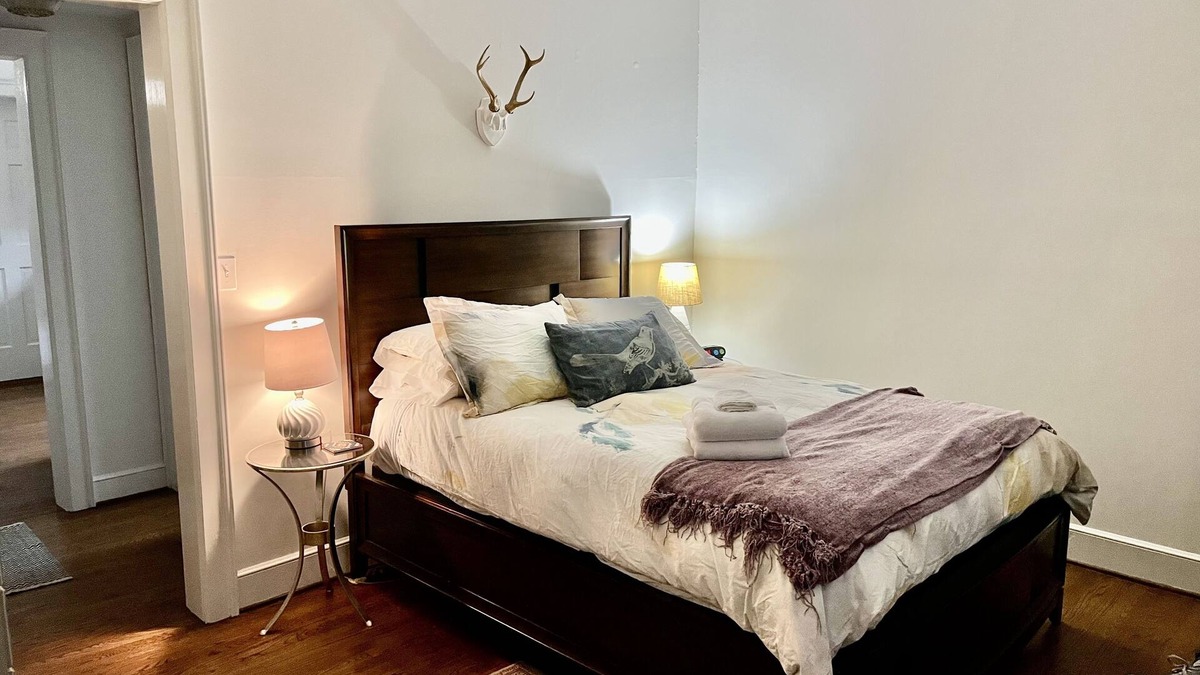Forest Park Condo | One-Bedroom Condo near Medical District
