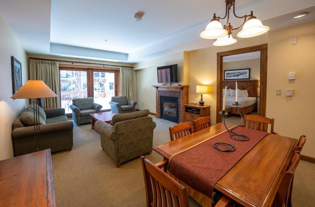 Crested Butte Apartment | One Bedroom Condo with Large Balcony over Mountaineer Square condo