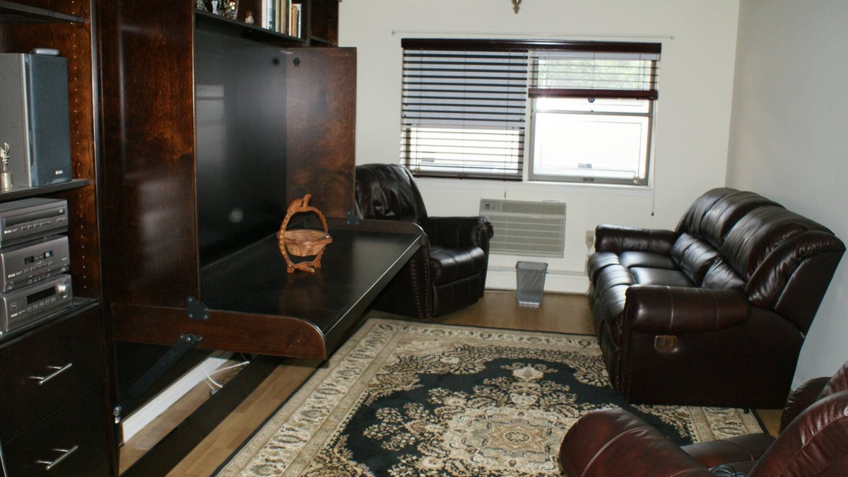 Bay Ridge Apartment | One Bedroom condo with indoor parking in a nice neighborhood, for long term stay