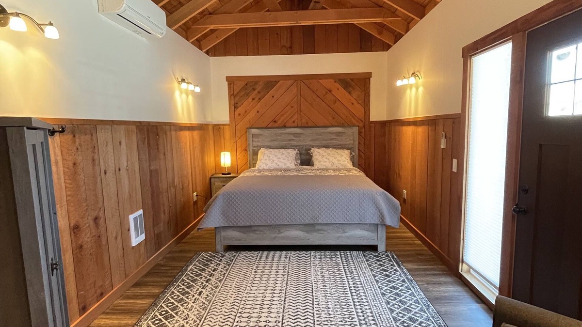Half Moon Bay Cottage | One Bedroom Cottage