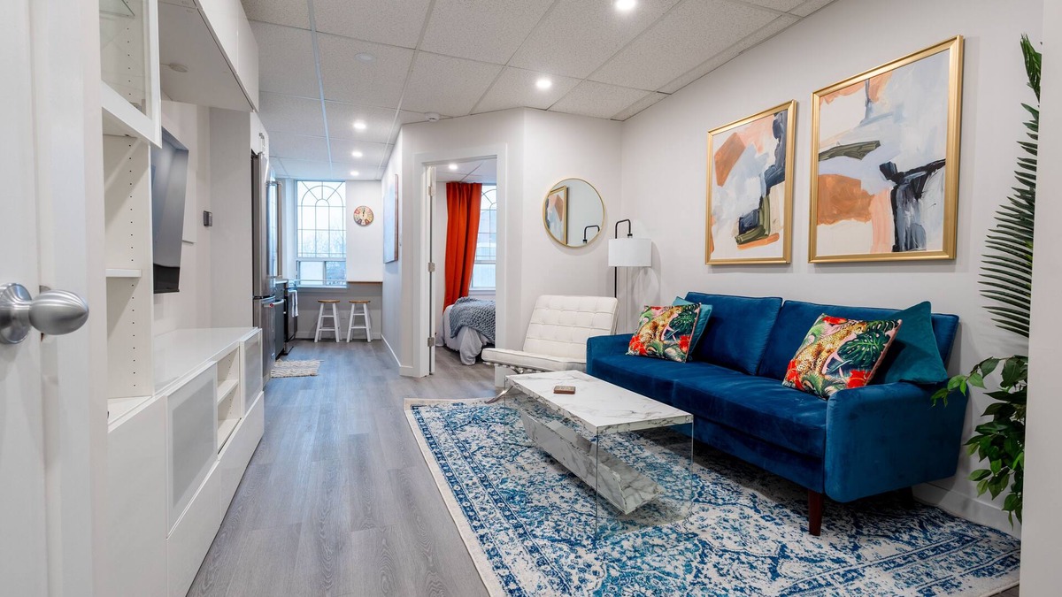 Downtown London Apartment | One bedroom Downton Apartment in the middle of everything London has to offer.