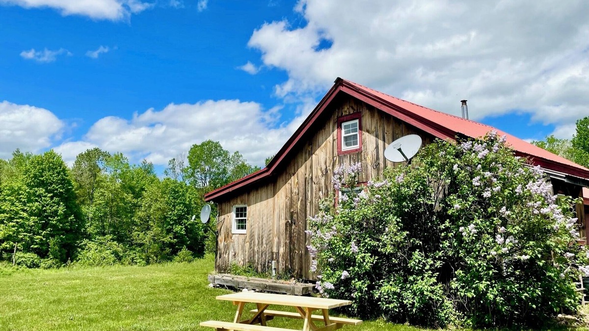 East Burke Cabin | One Bedroom Guest Cabin, with Loft Space - on NEK Biking and VAST Trails