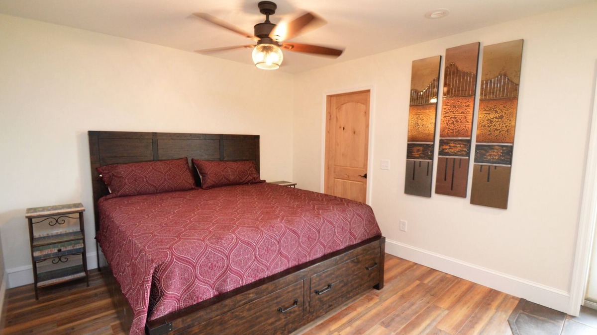 Geneva Bed & Breakfast | One Bedroom Lake View Suite at our Lakefront Paradise. Pool, Hot Tub, Kayaks and more. Sleeps 2 Adults