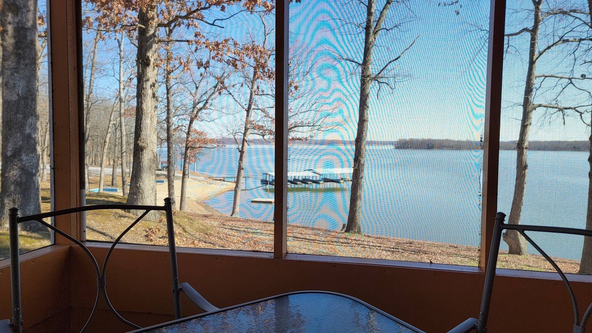 Benton Cabin | One bedroom, lakefront cabin at Shawnee Bay Resort