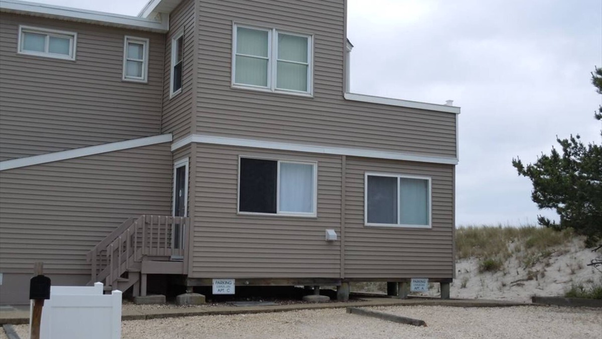 Surf City Apartment | One bedroom ocean front