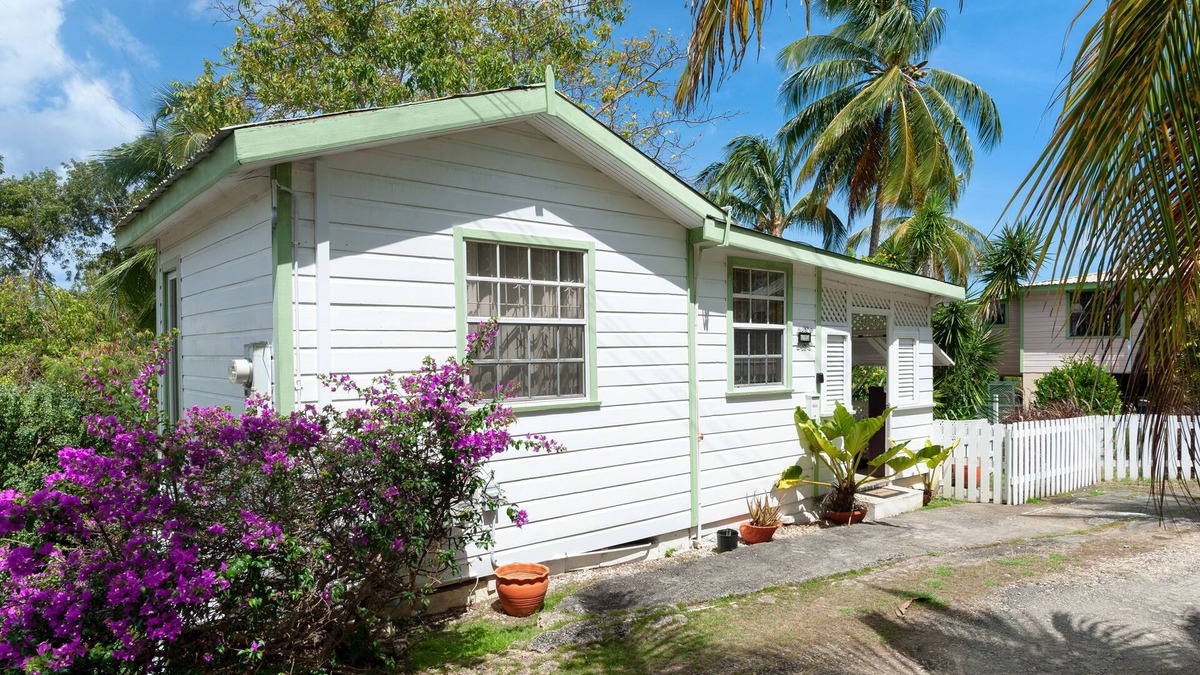 Weston Cottage | One Bedroom One Bathroom Cottage