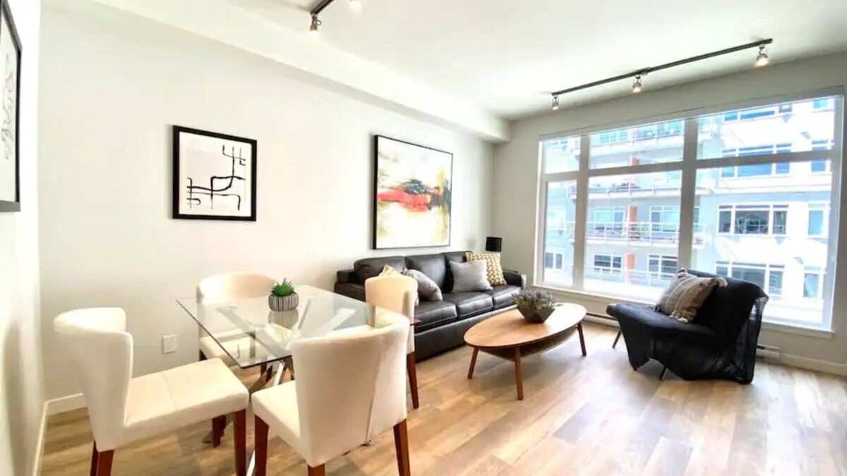 Sidney Hotel | One Bedroom Suite in Downtown Sidney