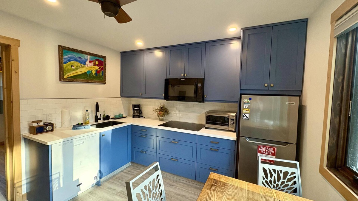 Rossland Apartment | One Bedroom Suite in Rossland