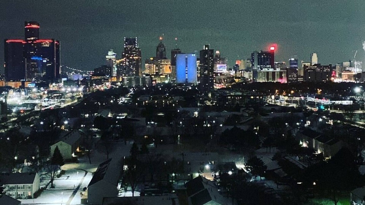 Detroit Apartment | One bedroom with a beautiful view downtown Detroit With Free Parking