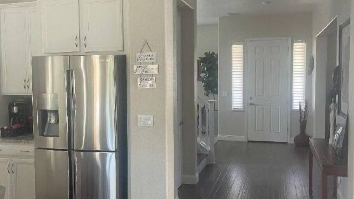 Elk Grove House | One Bedroom with Bathroom located within a 4000 Square foot home.