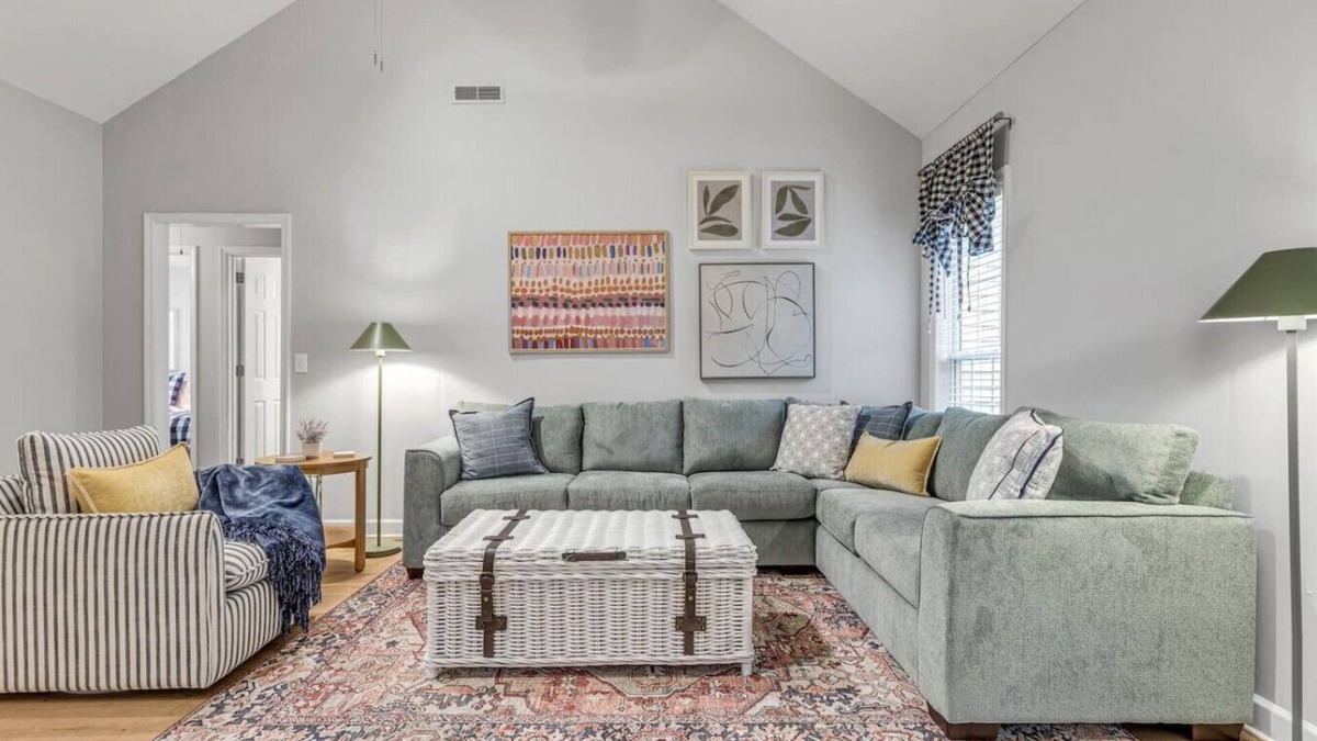 Spring Hill House | One-Level 3BR, Yard & Firepit
