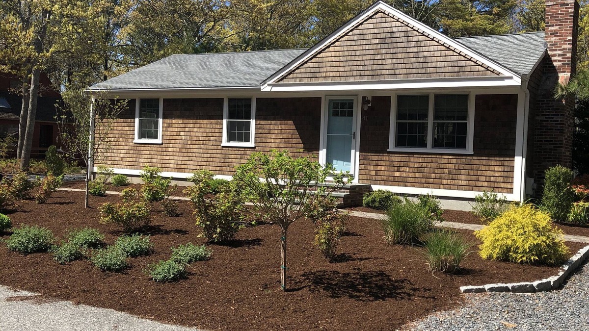 Mashpee House | One mile from South Cape Beach