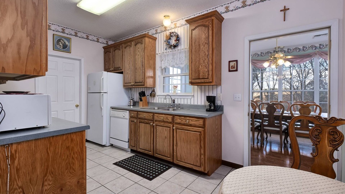 Hanceville House | One Mile from the Shrine of the Most Blessed Sacrament