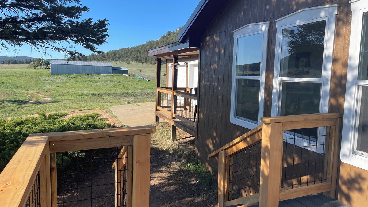Mora House | One mile off Hwy518 and minutes to Mora