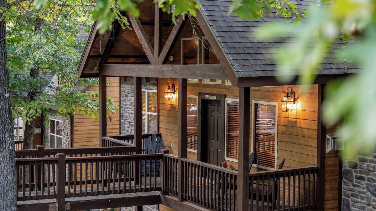 Indian Point Cabin | ONE MILE to Silver Dollar City! Rustic Cabin!
