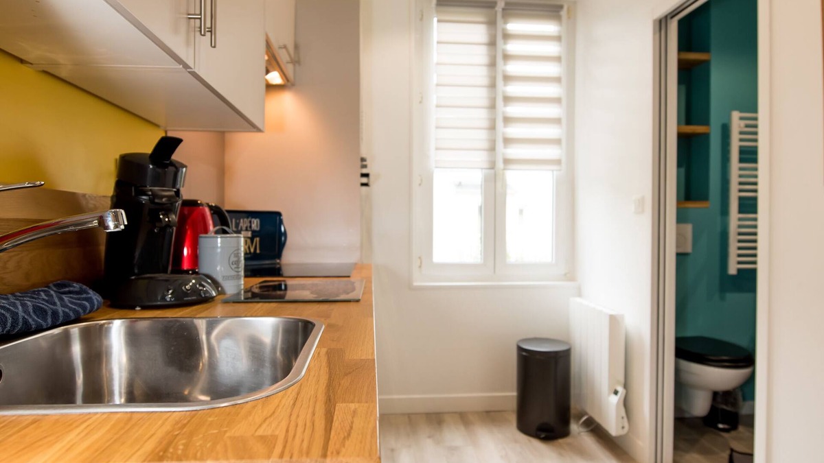 Anatole France Danton Apartment | One night in Le Havre (Franklin)