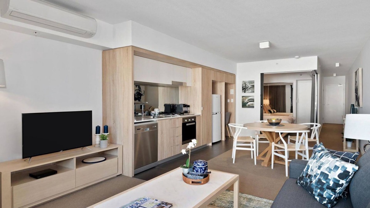 Newstead Apartment | One Oak has a unique design 1 bedroom apartment with stunning European inspired pool and sundeck