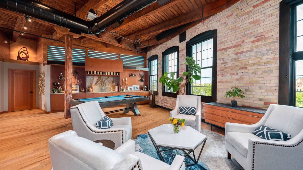Traverse City Condo | 🌆One-of-a-Kind Downtown TC Penthouse | Luxe Design + Walk to Bay, Dining, Shops & Events ➠ 400W
