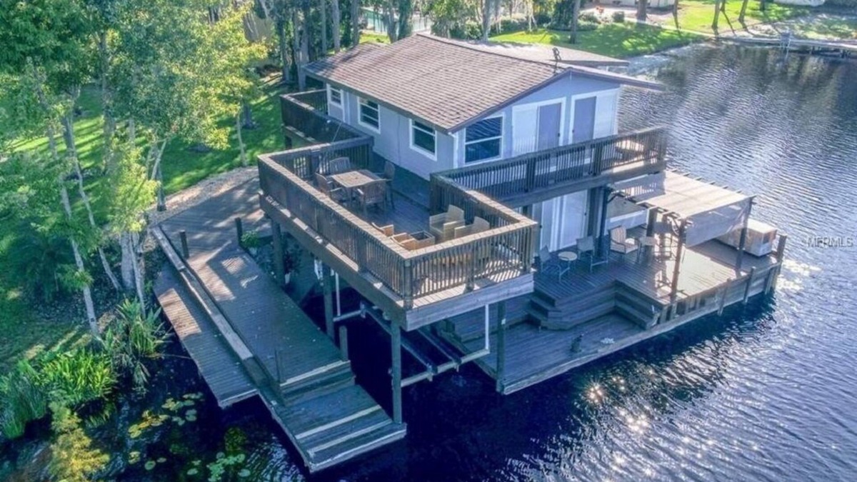 Greater Northdale Villa | One of a Kind Fully Renovated Historic Boathouse with TRIZILLION dollar views!
