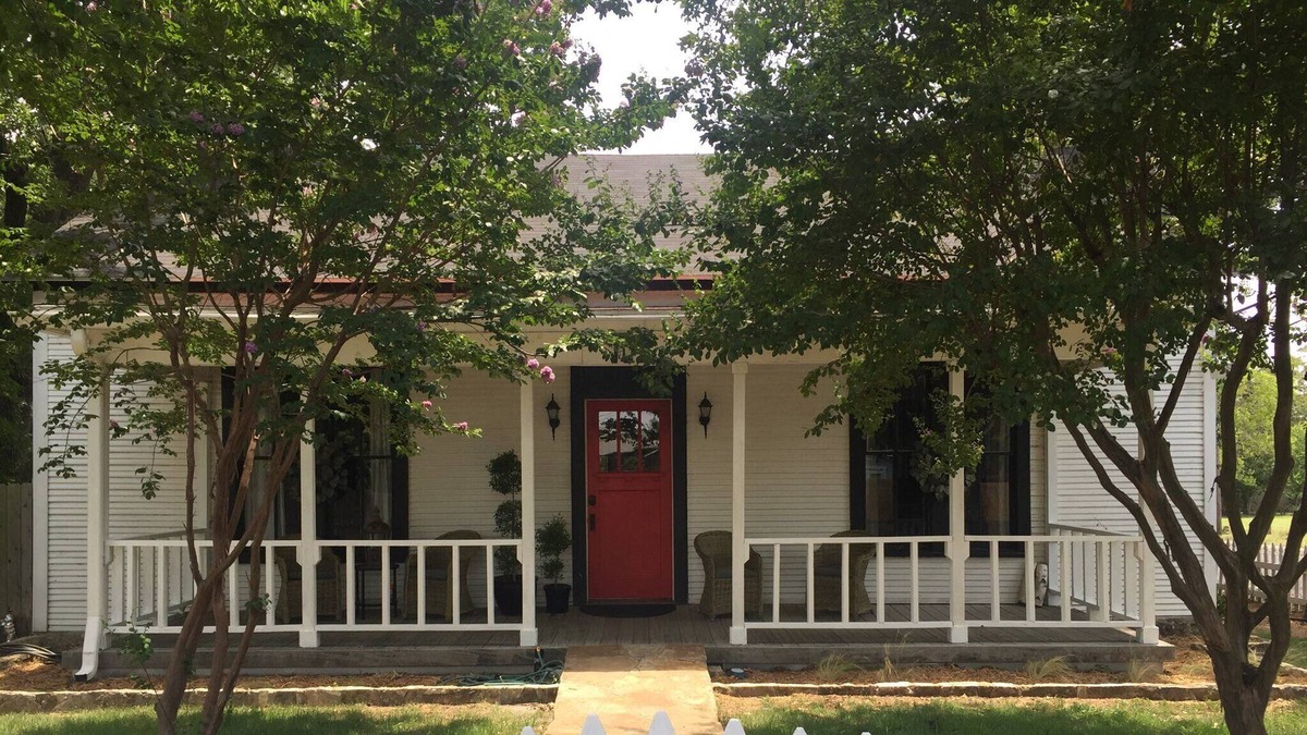 Boerne House | One of a kind historic cottage