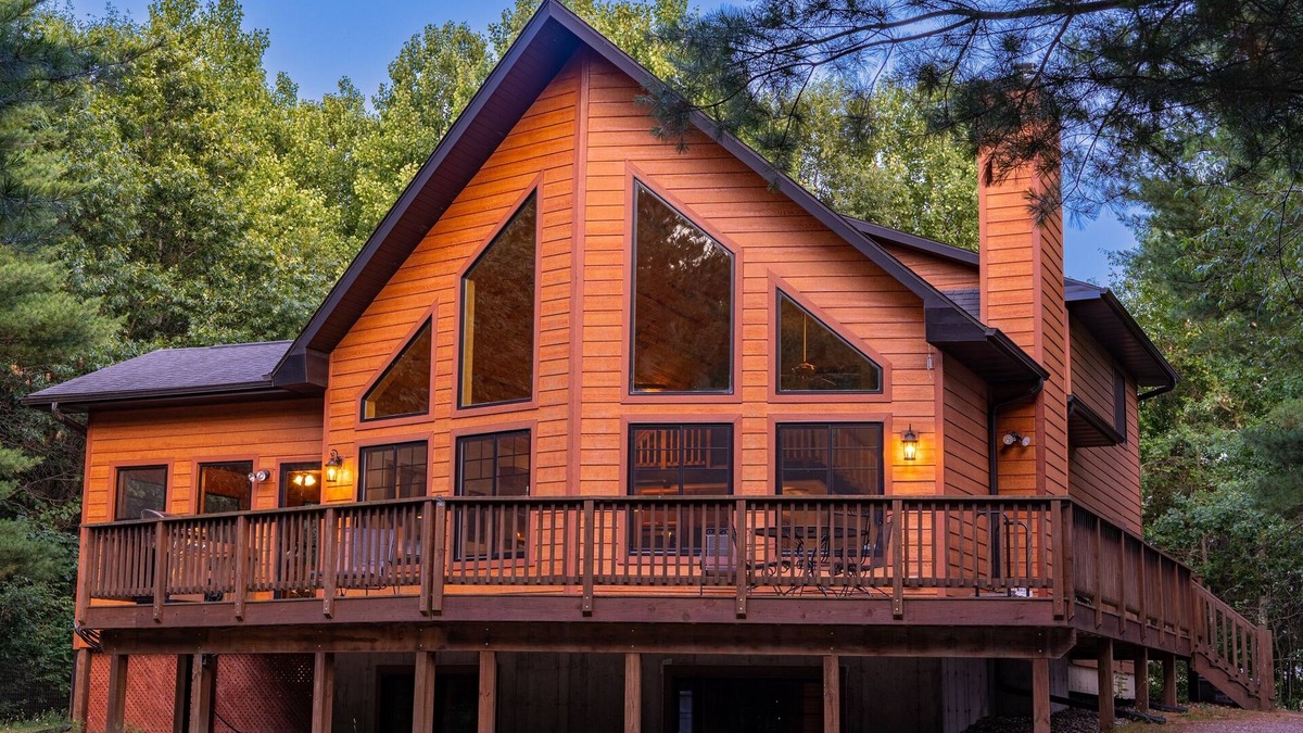 Nekoosa Cabin | One-of-a-Kind Lake, Sand Valley Golf, ATV, Snowmobile Trails, Boating, Games