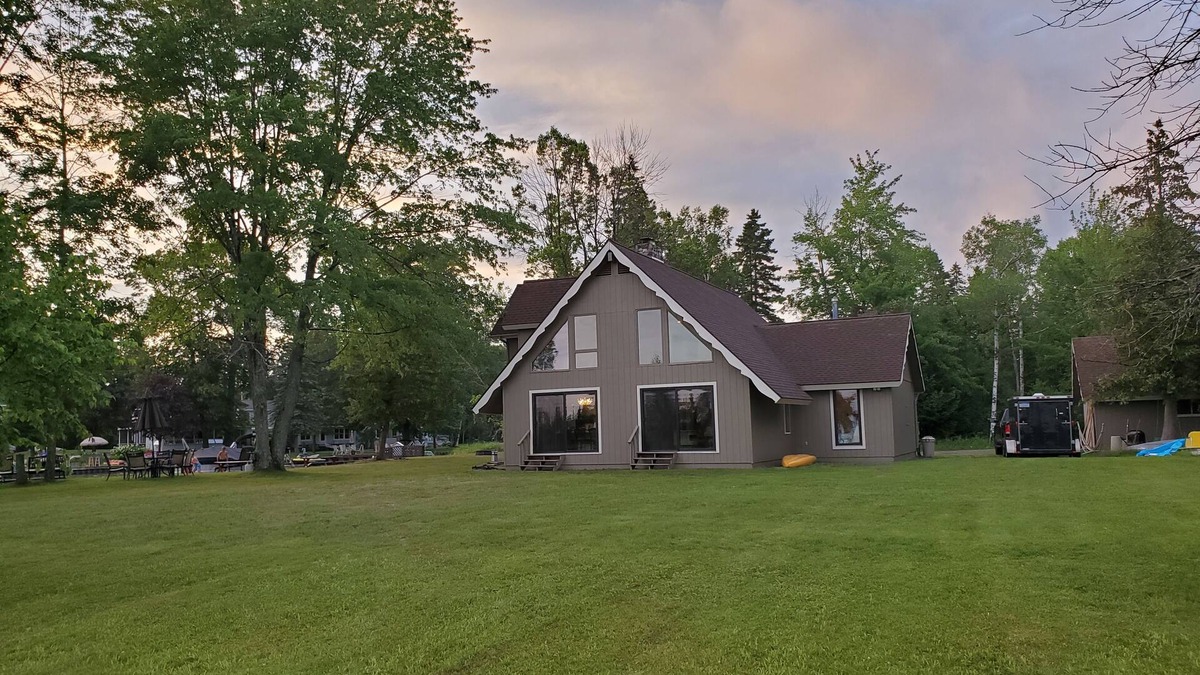 Cheboygan House | One of a kind location on Mullett Lake & Cheboygan River