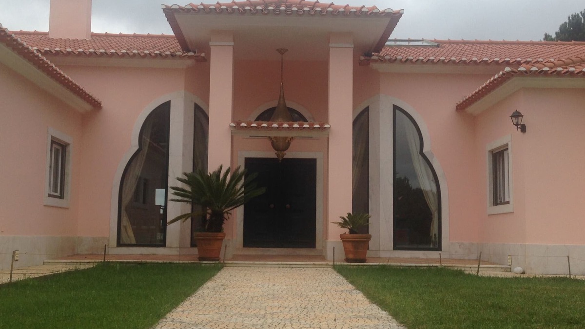 Sintra Bed & Breakfast | One of a Kind ! Lovely Farm with Observatório Astronomy and Animals. Big Rooms